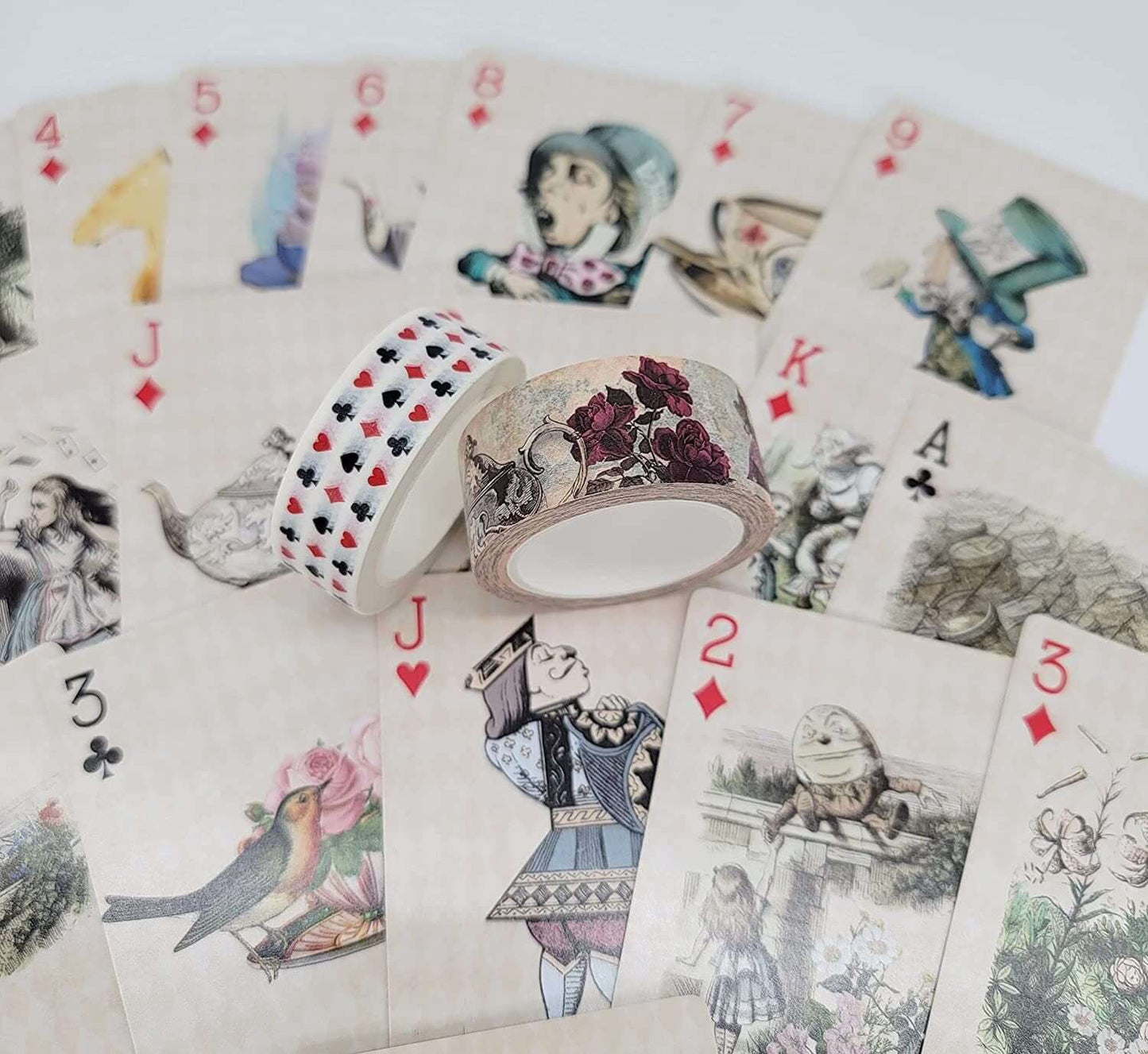 Jeu de cartes à jouer Alice au pays des merveilles (cartes à jouer à thème vintage avec bandes Washi). Pour la décoration de table de goûter, les jeux de cartes de poker